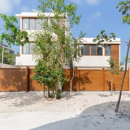 Stunning & Brand New Villa 6 Pax