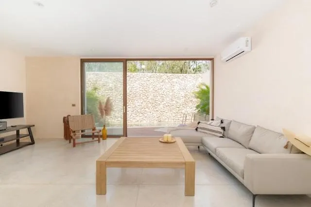 Stunning & Brand New 6 Pax Villa *